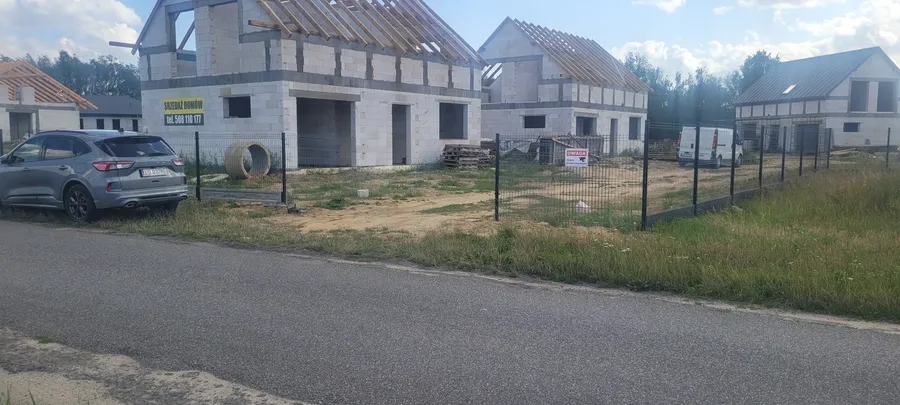 Nowoczesne domy przy ul. Głębokiej w Niemcach